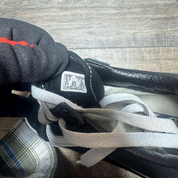 Vans Old Skool Black Suede Lace Lace Up Sneakers Women's Size 7.5 - Picture 5 of 7